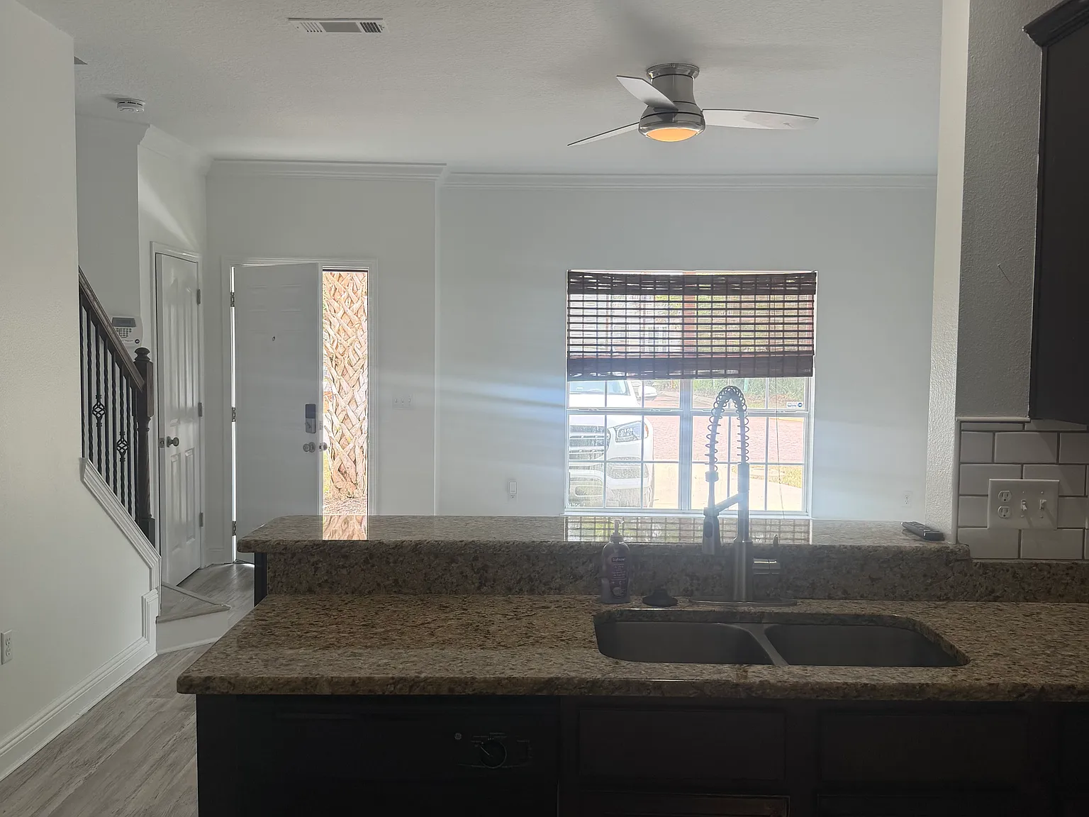3 bed, 1562 sqft, $2,350 — Photo 2