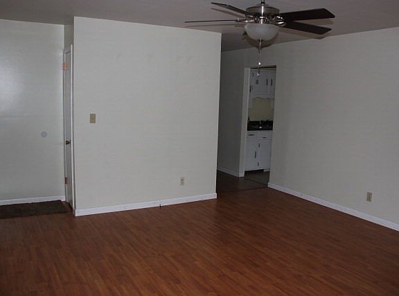 5th image of 124 Stewart Dr