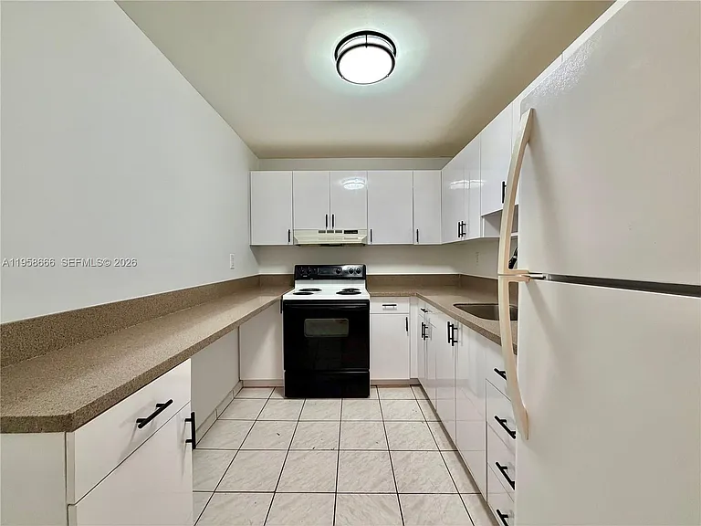901 SW 37th Ave #25 — Photo 6