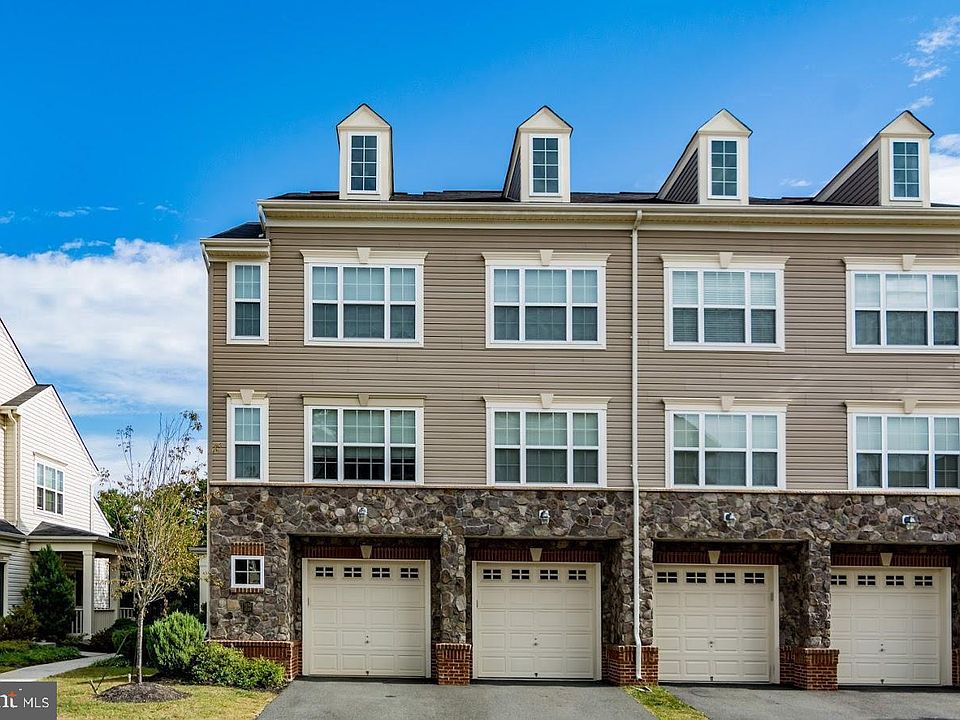 1st image of 11148 Wortham Crest Cir #114