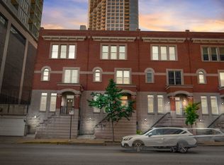 419 W Grand Ave APT I, Chicago, IL 60654