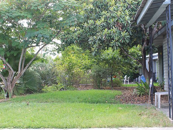 Side few of front yard