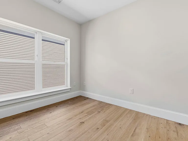 29-31 Ward St #302 — Photo 8