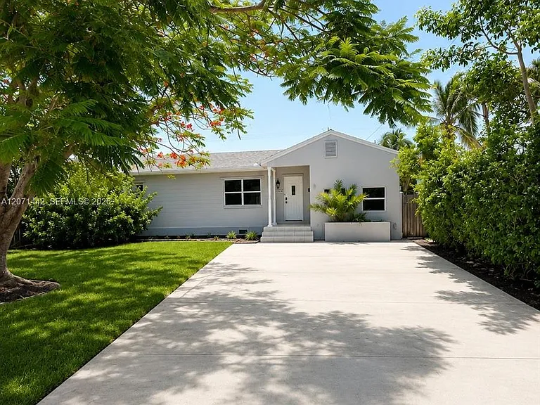 1508 Funston St — Photo 2