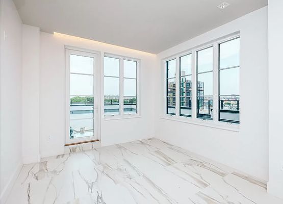 4th image of 73 Starr St #43
