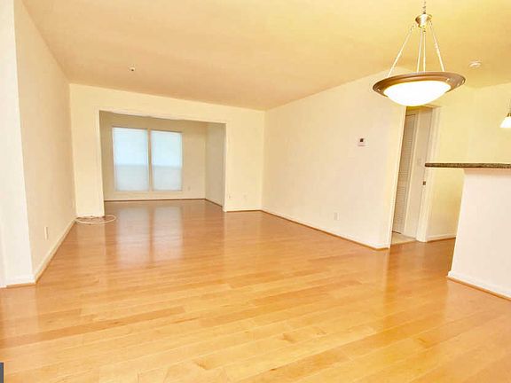 5th image of 3176 Summit Square Dr #4-A9