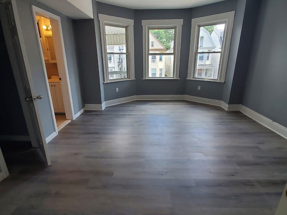 1st image of 175 N 16th St Floor 1