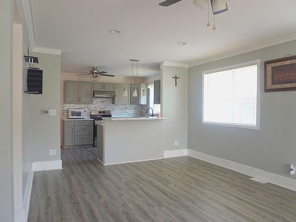 5th image of 2114 Ross St