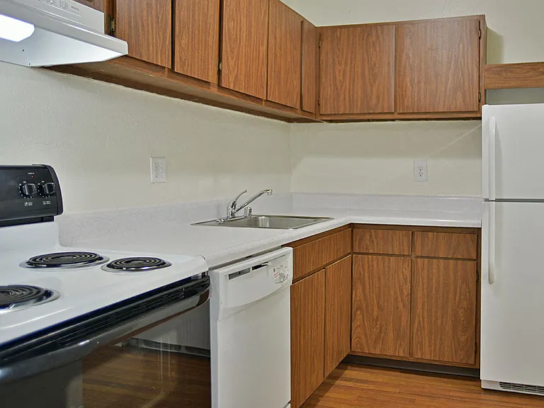 Windsor Place Apartments — Photo 8