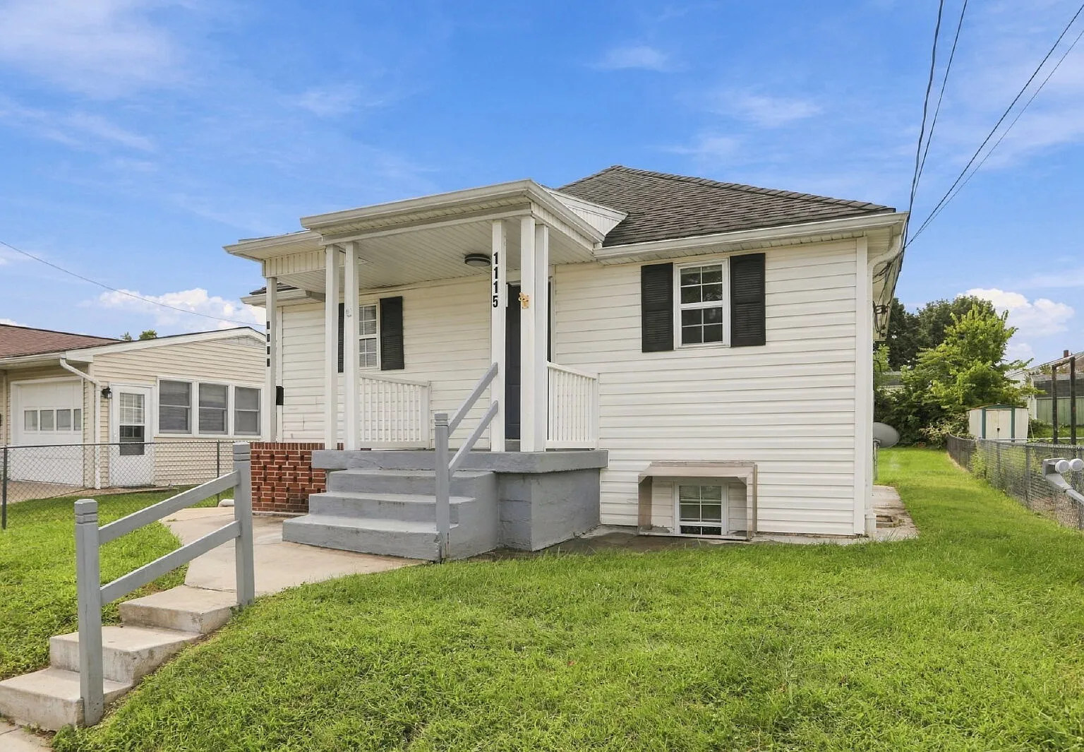 2 bed, 1.0 bath, 700 sqft, $1,200 — Photo 2