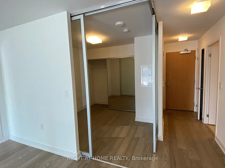 11 Wellesley St W #606 — Photo 12