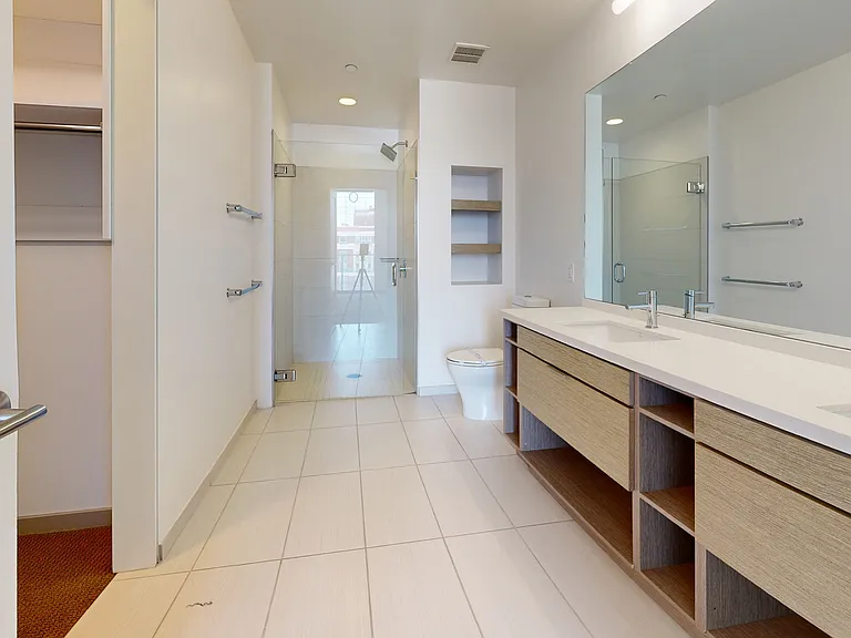 3033 Wilshire — Photo 84