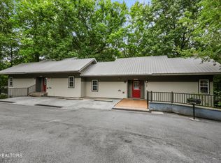 541 Johnson Ln APT 2, Gatlinburg, TN 37738