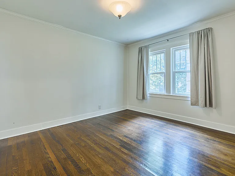 5740 Charlotte St — Photo 25