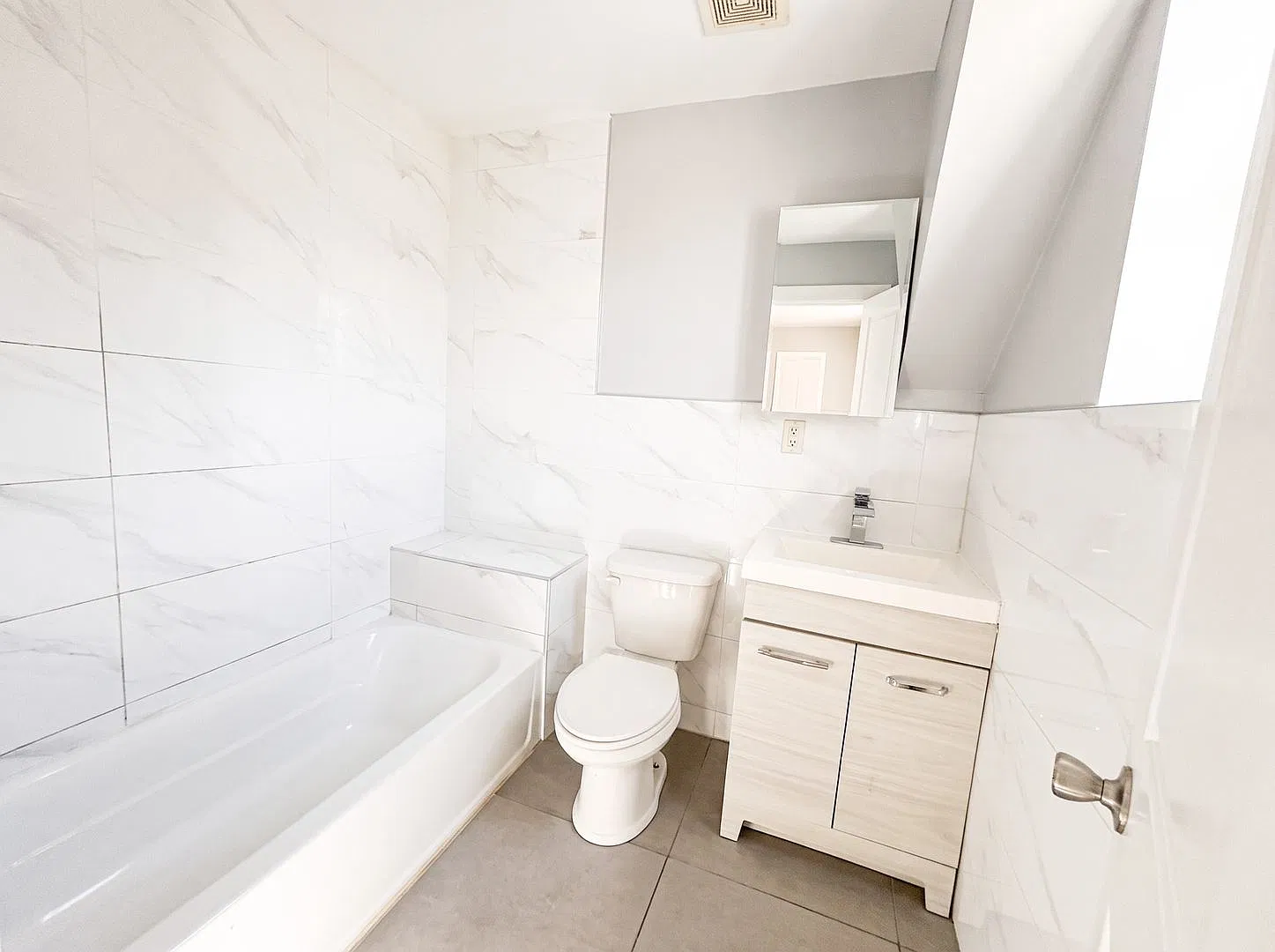 272 W Runyon St — Photo 2