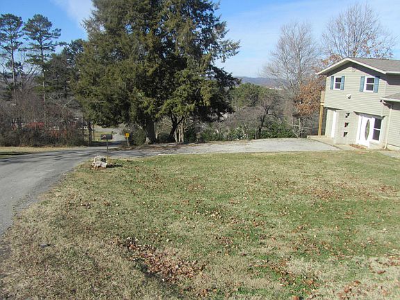 2nd image of 414 Crestview Dr