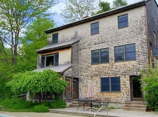 127 Smiling Goat Ln, Farmington, ME 04938