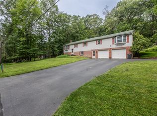 4620 Buck Valley Cir, East Stroudsburg, PA 18301
