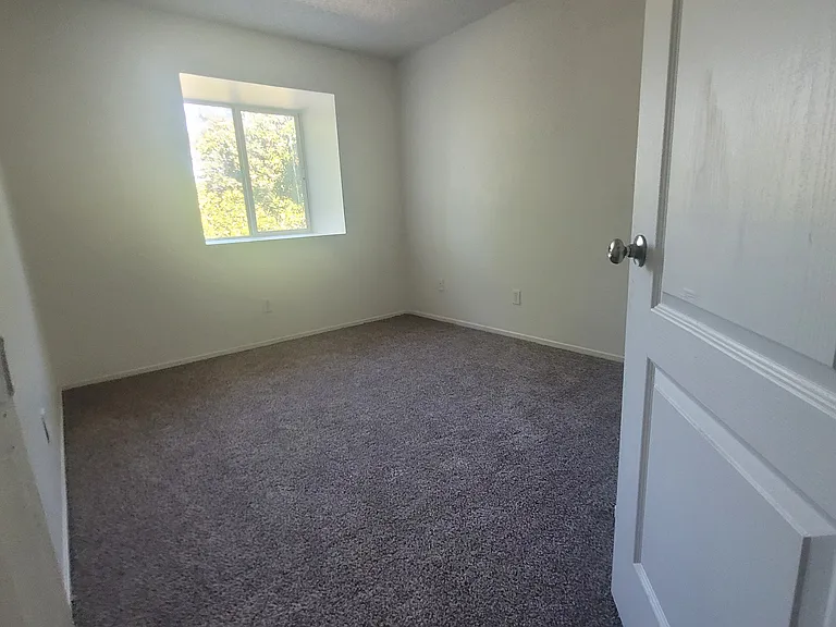 5727 Lorraine Ave — Photo 8