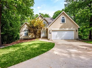 58 Grandview Dr, Lake Ozark, MO 65049