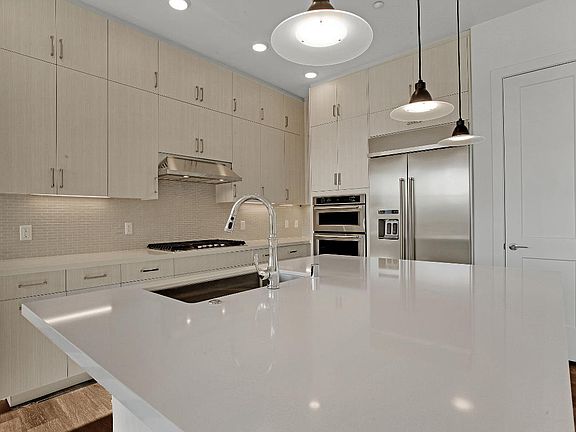 Toll Brothers Russell Square at Metro Crossing Spacious Gourmet Kitchen