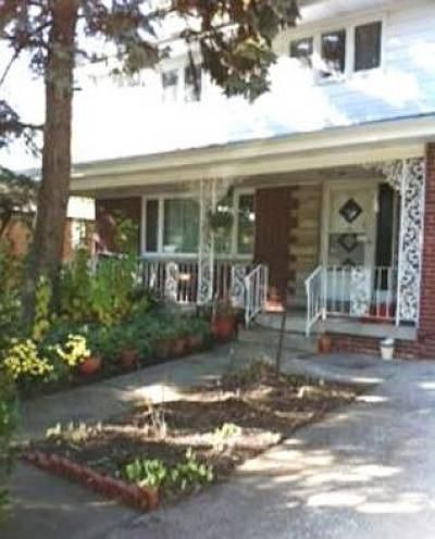 1st image of 920 W 55th Ave