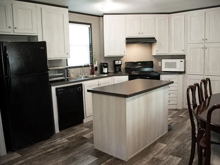 23602 Saxon Way — Photo 5