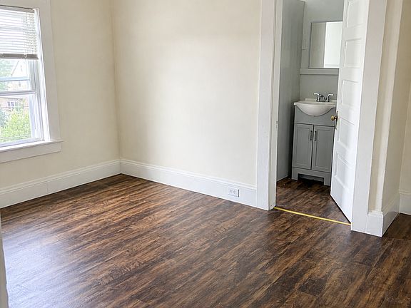 4th image of 165 University Ave #3L