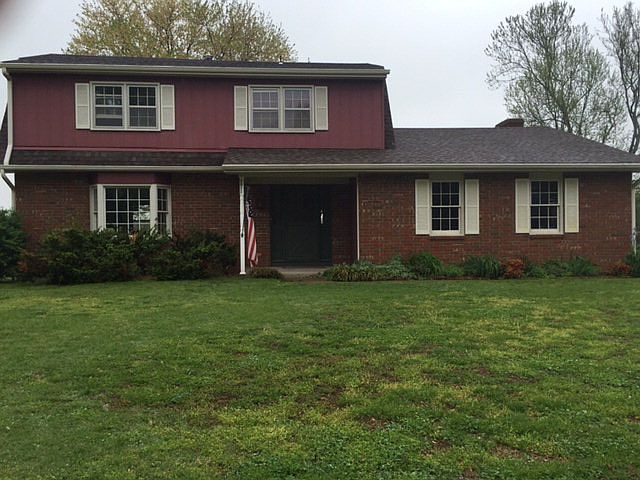 2nd image of 2011 Colonial Dr