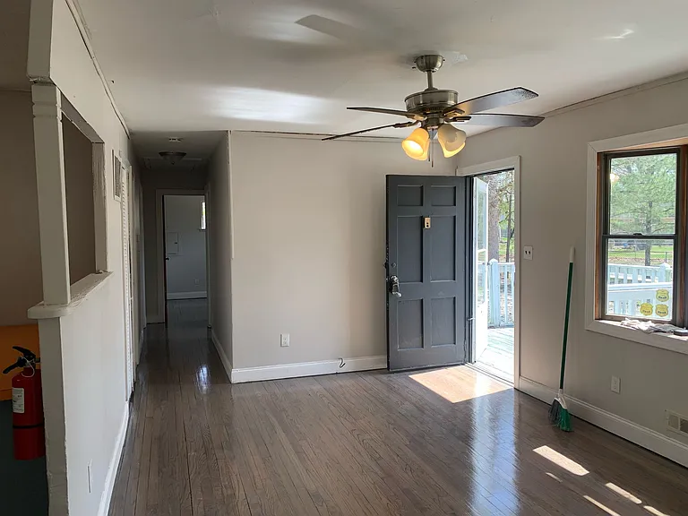 1416 Marshall St — Photo 2