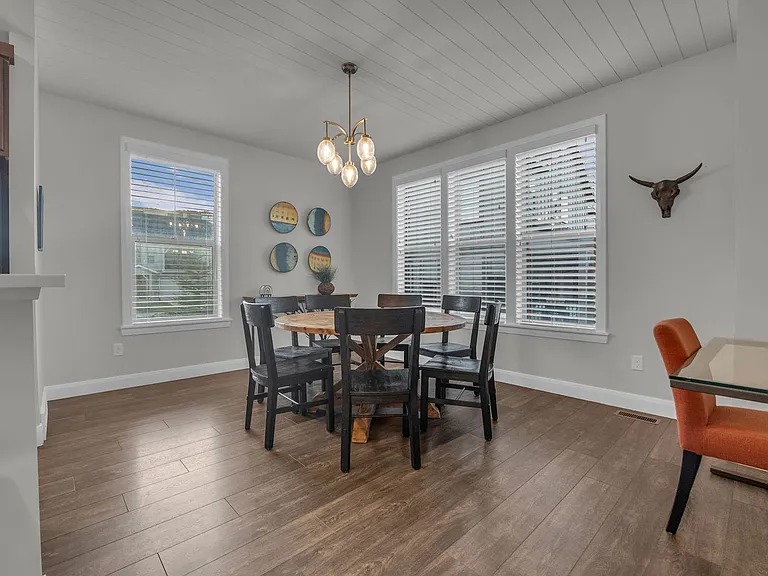 1072 W Cattail Ct — Photo 11