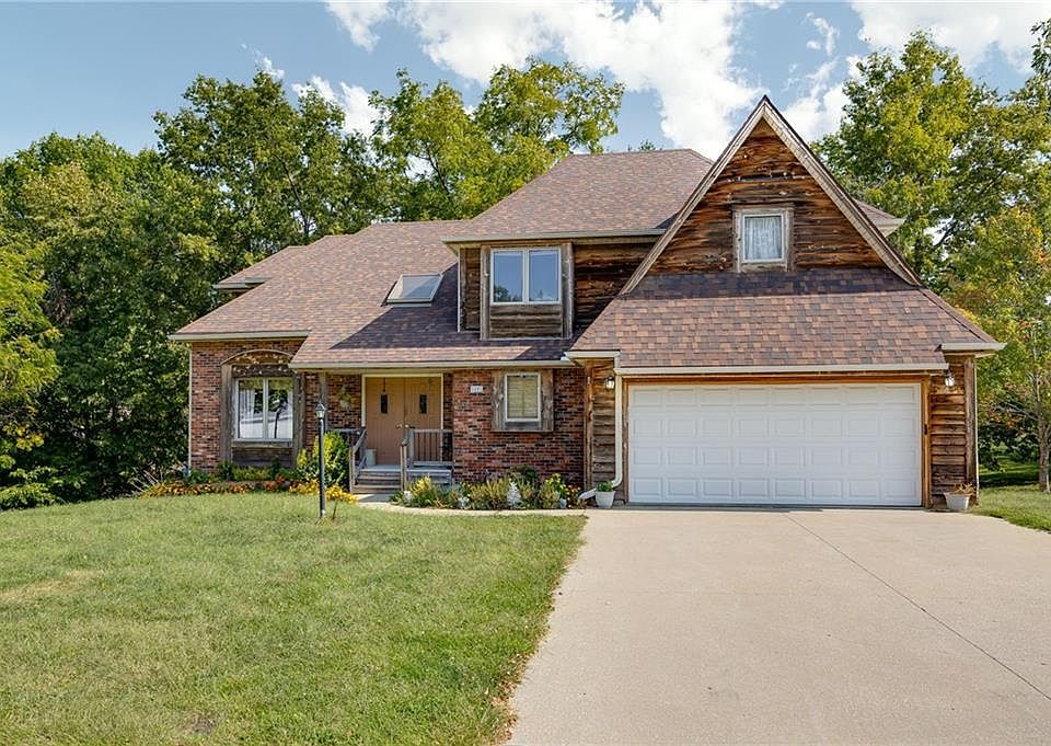 2403 Woodridge Ct, Saint Joseph, MO 64506 Zillow