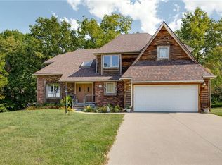 2403 Woodridge Ct, Saint Joseph, MO 64506