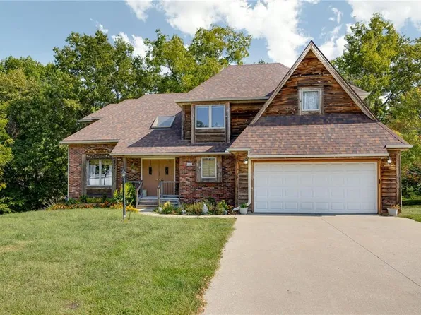 2403 Woodridge Ct, Saint Joseph, MO 64506