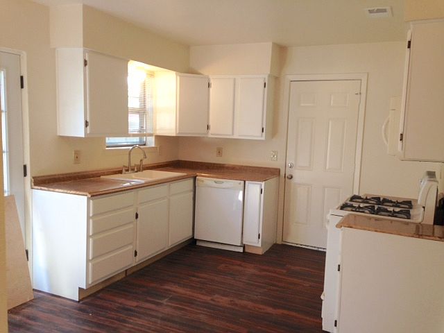 1st image of 14747 Oakwood Ln