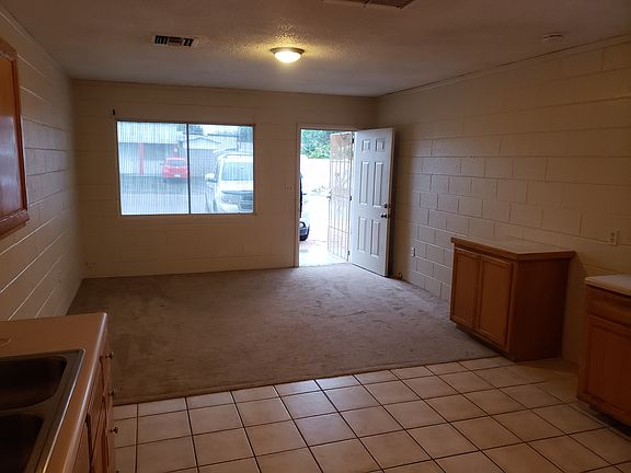 3rd image of 16 1/2 S 81st St