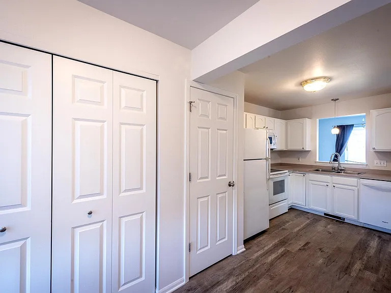 8679 Old Green Bay Rd — Photo 14