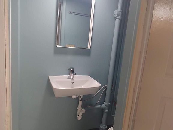 5th image of 418 Ash Ave #1