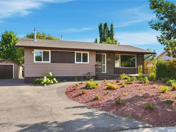 402 Begg CRESCENT, Saskatoon, SK S7H 4P5