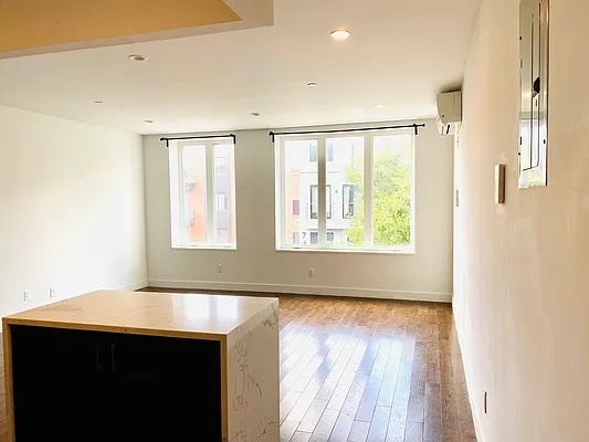 Rented by Blue Egg Realty Corp | media 6