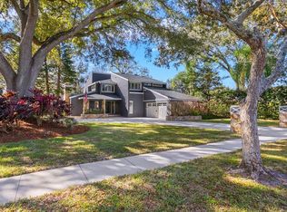 10402 Oakbrook Dr, Tampa, FL 33618