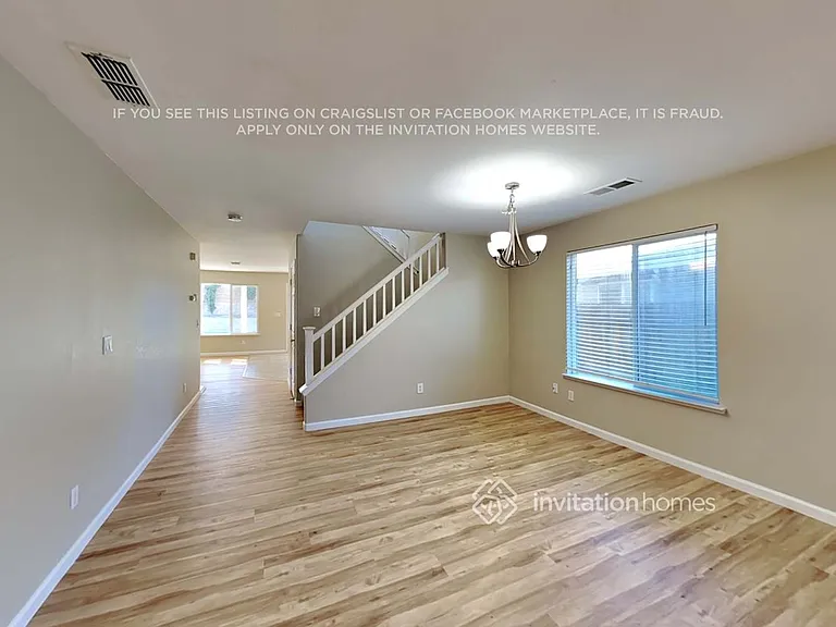 11512 Linday Way — Photo 7