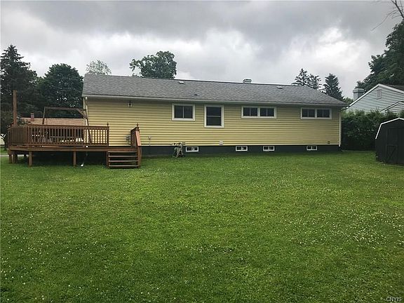 3rd image of 23 Willow Dr