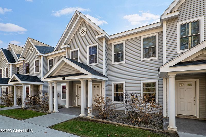 2nd image of 318C Ballston Avenue