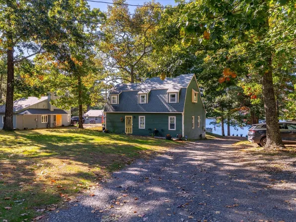 24 Briarcliff Ln #B, Spencer, MA 01562