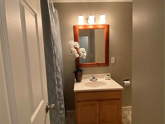 5th image of 22 Lawndale Ct