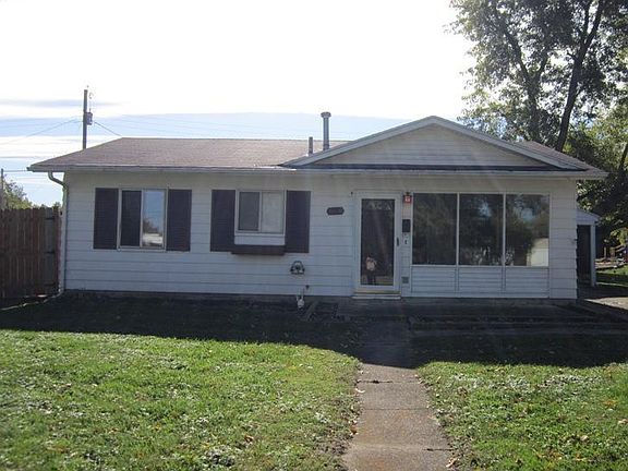 3rd image of 1025 Omard Dr