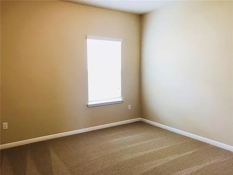 1532 Maier Dr — Photo 11