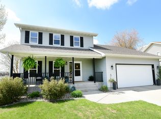 4538 Homestead Cir, Grand Forks, ND 58201