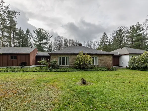 10005 Chardon Rd, Chardon, OH 44024